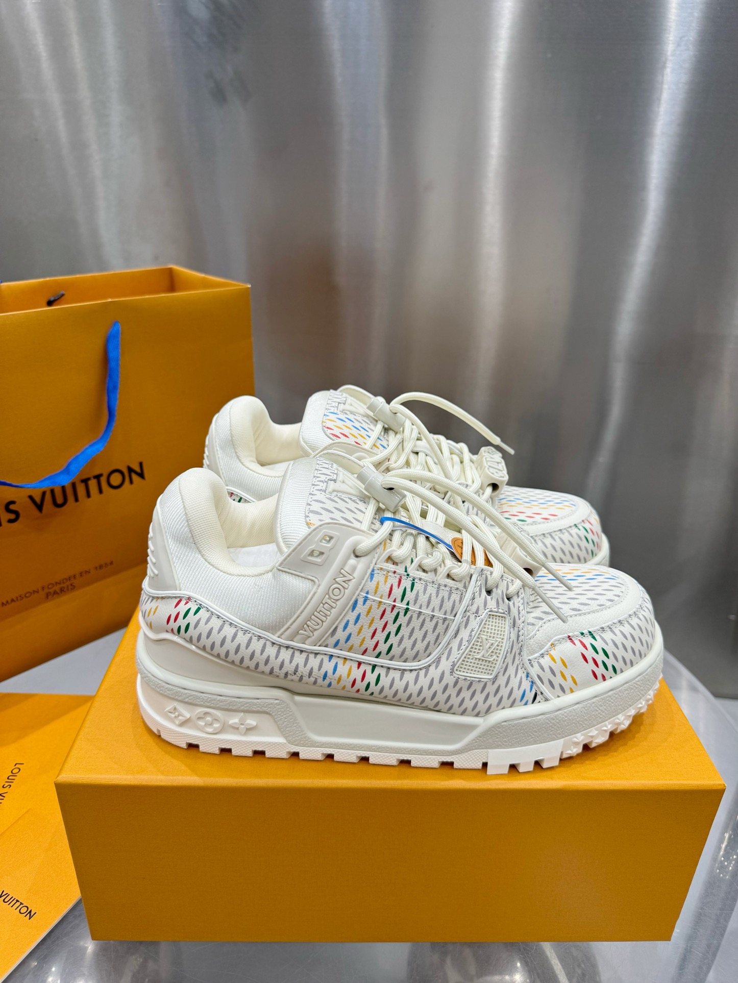 LV Trainer Maxi Sneaker 1ACR19